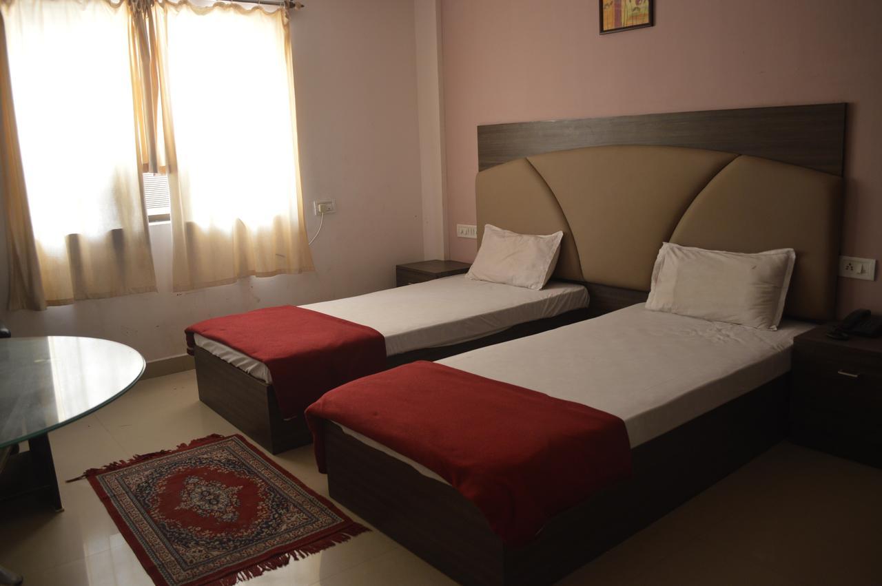 Hotel City Palace Brahmapur Oda fotoğraf