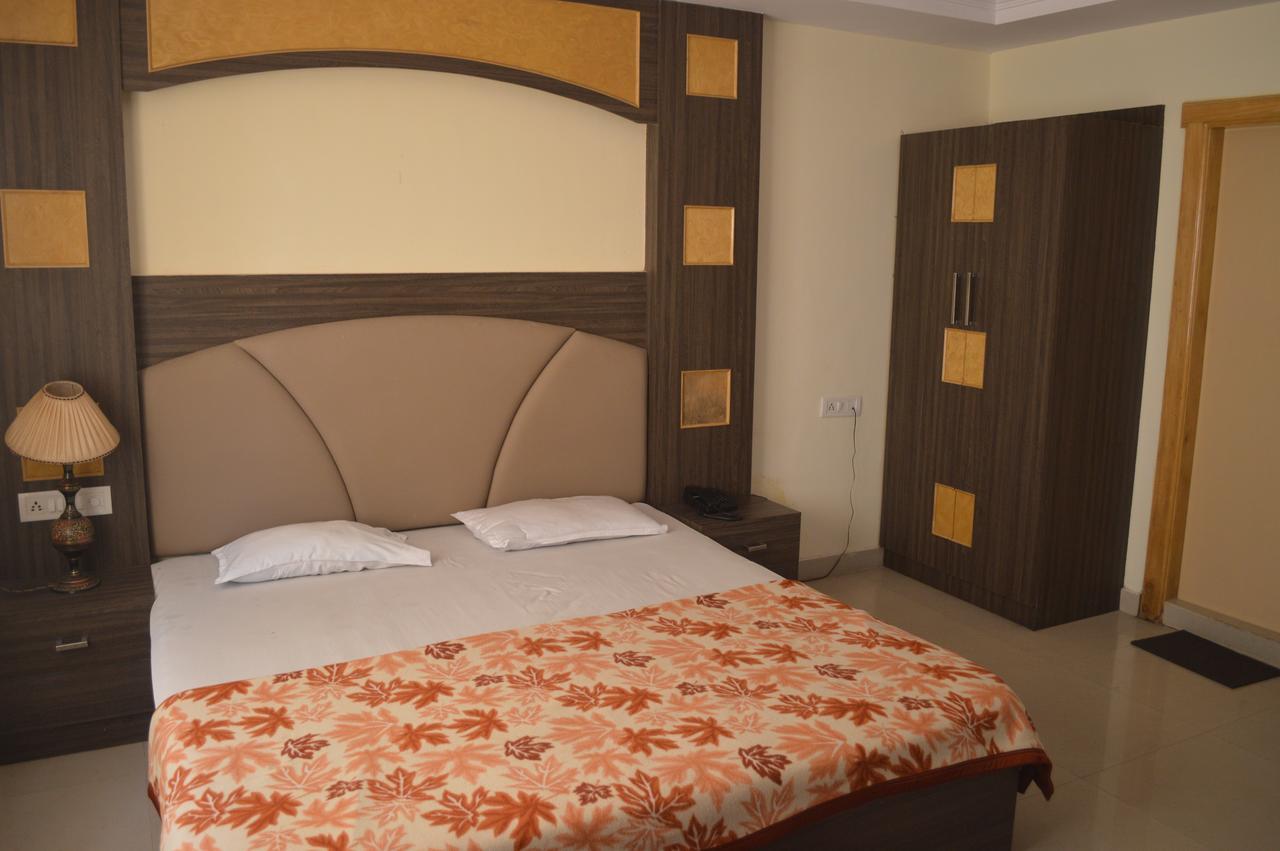 Hotel City Palace Brahmapur Oda fotoğraf