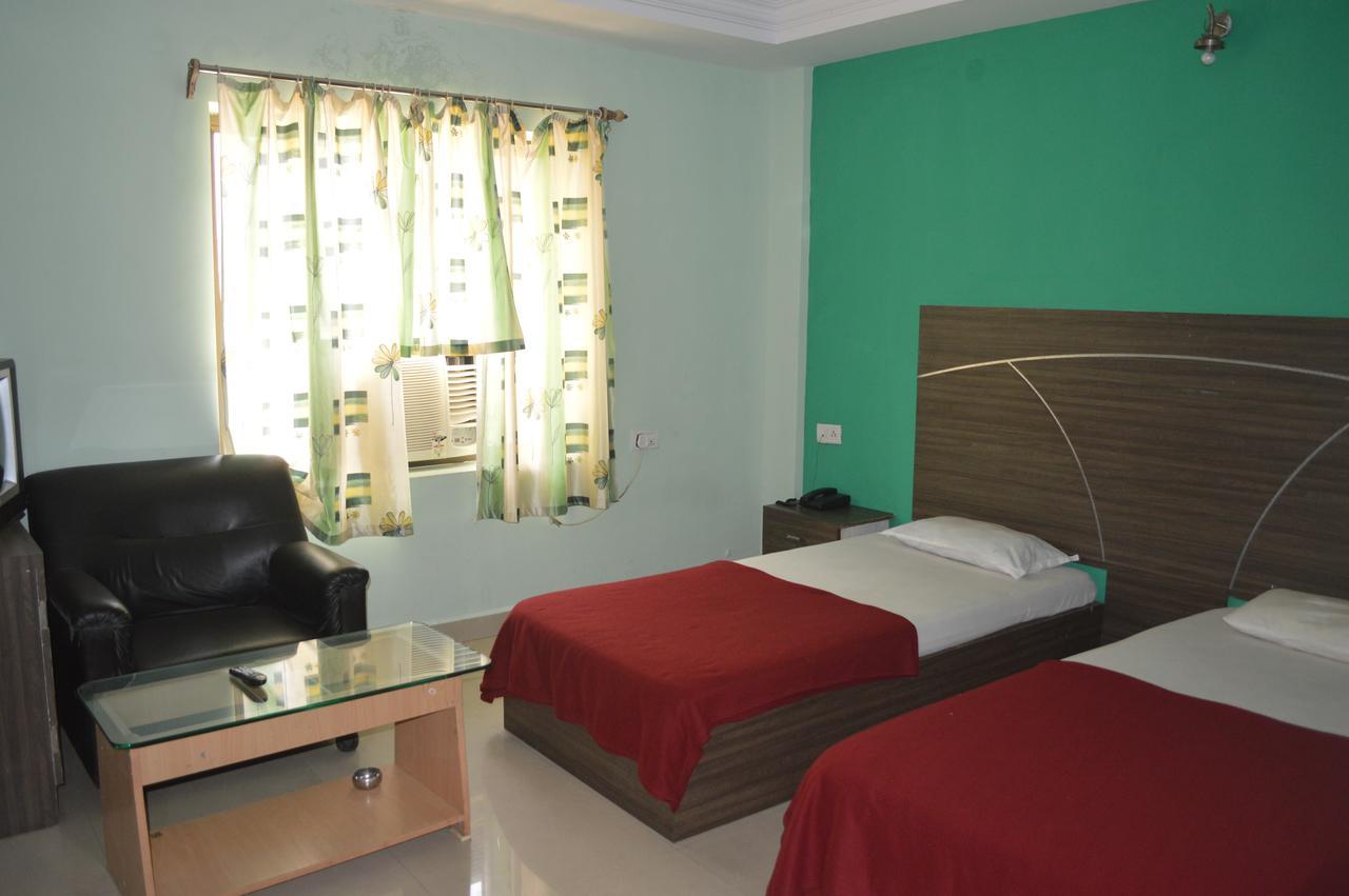 Hotel City Palace Brahmapur Oda fotoğraf