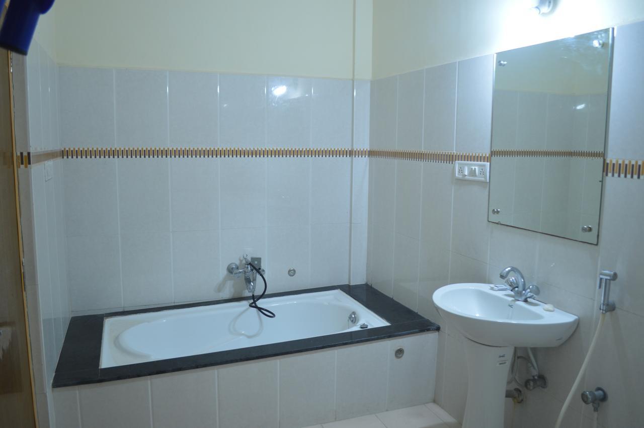 Hotel City Palace Brahmapur Oda fotoğraf