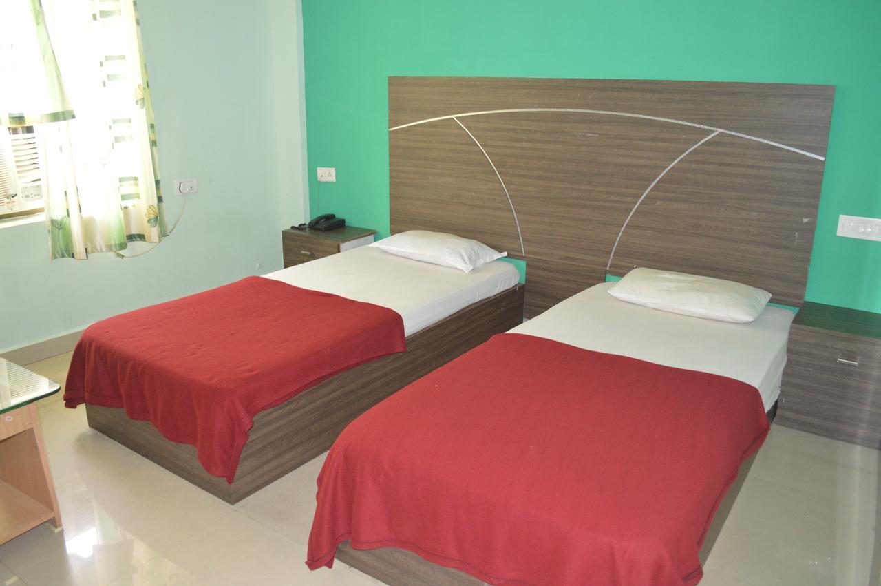 Hotel City Palace Brahmapur Oda fotoğraf